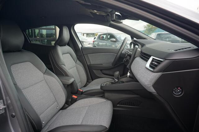 Renault CLIO 1.6 E-Tech Full Hybrid 145 Techno