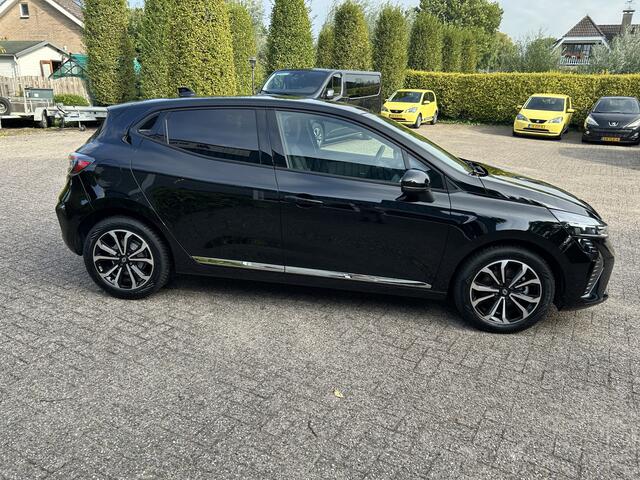 Renault CLIO 1.6 E-Tech Full Hybrid 145 techno