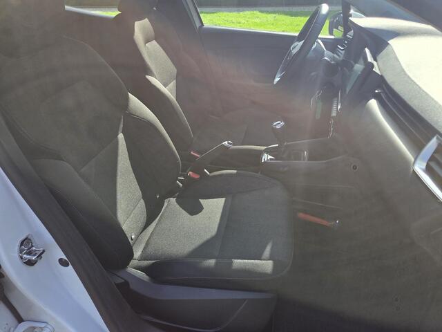 Renault CLIO 1.0 TCe Evolution / Dealer Onderhouden / 1e Eigenaar / Apple Carplay & Android Auto / Navigatie / Airco / Cruise Control / Parkeersensoren /