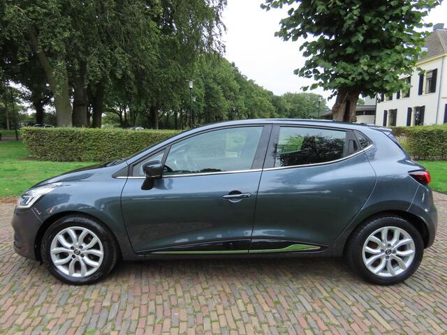 Renault CLIO 1.2 TCe Intens Leer/Stof Sportstoelen Ecc Cruisecontrol Navigatie Achteruitrijcamera Keyless Entry Bleutooth Pdc Led 5 Drs Lm Velgen***Goed Onderhouden***