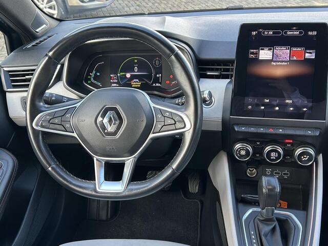 Renault CLIO 1.6 E-Tech Hybrid 140 Initiale Paris | Navigatie | Camera | Premium Audio | Verwarmbare Voorstoelen | Trekhaak |