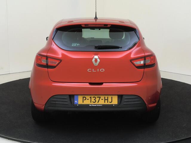 Renault CLIO 0.9 TCe Zen | Navigatie | Parkeersensoren | Airco | CruiseControl & Snelheidbegrenzer | Isofix | LED Dagrijverlichting |