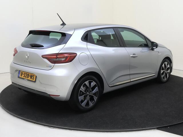 Renault CLIO 1.6 E-Tech Hybrid 140 Limited | airco automatisch | Apple Carplay/Android | cruise control | LED koplampen | lederen bekleding | lichtmetalen velgen 17"| navigatiesysteem full map | rijstrooksensor met correctie | voorstoelen verwarmd |