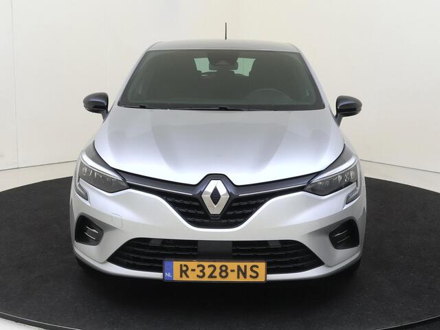 Renault CLIO 1.6 E-Tech Hybrid 140 Limited | airco automatisch | Apple Carplay/Android | cruise control | LED koplampen | lederen bekleding | lichtmetalen velgen 17"| navigatiesysteem full map | rijstrooksensor met correctie | voorstoelen verwarmd |