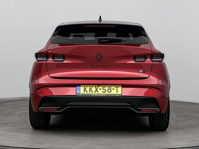 Renault CLIO 1.8 Hybrid 160Pk esprit Alpine | Google Navigatie | Apple & Android Carplay | 360 Camera | Harman Kardon Soundsystem | Parkeersensoren Voor en Achter | Adaptieve Cruise Control | Privacy Glas |