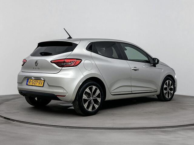 Renault CLIO 1.0 TCe 90Pk Evolution | Navigatie | Apple Carplay/Android Auto | Parkeersensoren Voor & Achter | Achteruitrijcamera | Lichtmetalen Velgen | Elektrisch Inklapbare Spiegels | Airconditioning | Privacy Glass |