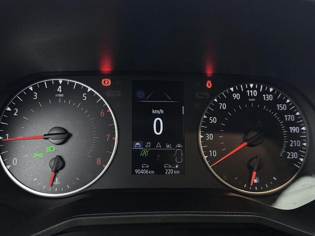Renault CLIO 1.0 TCe 90Pk Evolution | Navigatie | Apple Carplay/Android Auto | Parkeersensoren Voor & Achter | Achteruitrijcamera | Lichtmetalen Velgen | Elektrisch Inklapbare Spiegels | Airconditioning | Privacy Glass |