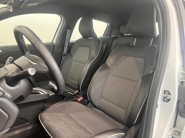 Renault CLIO 1.6 E-Tech Hybrid 140 Intens | Climate Control | Cruise Control | Parkeersensoren achter | Apple Carplay & Android Auto