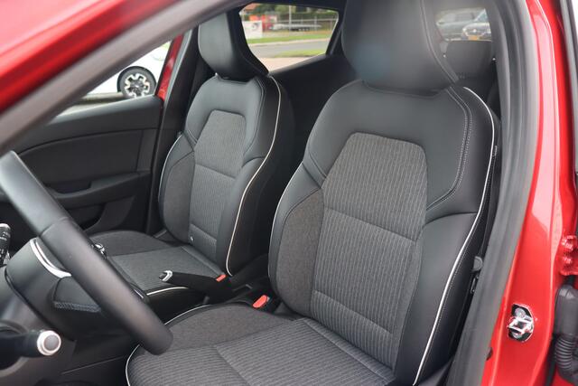Renault CLIO 1.0 TCe Intens | Camera | Navigatie | Climate Control | Carplay