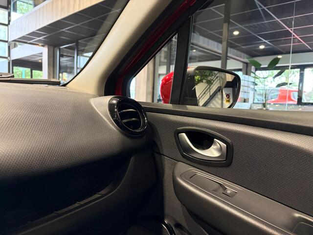 Renault CLIO Estate 0.9 TCe Intens Weinig KM | Trekhaak | Navigatie | Airco