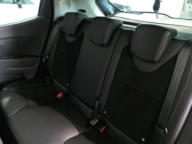 Renault CLIO 0.9 TCe Intens *Dealer onderhouden* - Panodak - Navi - Sensor V+A - Armsteun voor