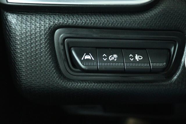 Renault CLIO 1.0 TCe Intens (CAMERA, NAVIGATIE, CRUISE CONTROL, PARKEERSENSOREN)