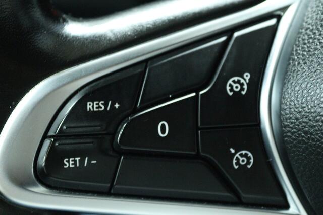 Renault CLIO 1.0 TCe Intens (CAMERA, NAVIGATIE, CRUISE CONTROL, PARKEERSENSOREN)