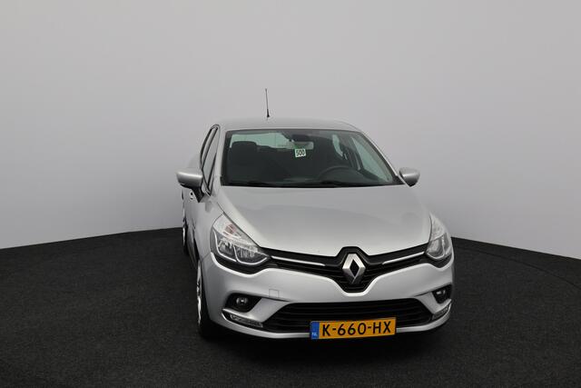 Renault CLIO 0.9 TCe Limited/ Stoelverw./ Keyless/ Regensensor/ Apple + Android/ DAB+/ Navi/ Clima/ Cruise/ Elek. pakket/ Isofix/ Bluetooth/ Multi. LEDER. Stuur/ Mistl./ LED Dagrijverl.