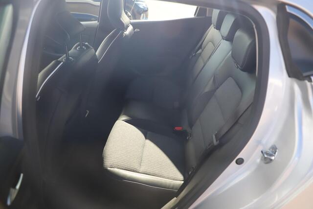 Renault CLIO 1.0 TCe Intens 101PK Half Leder Navigatie Carplay Android Climate Cruise Control LMV Parkeersensor