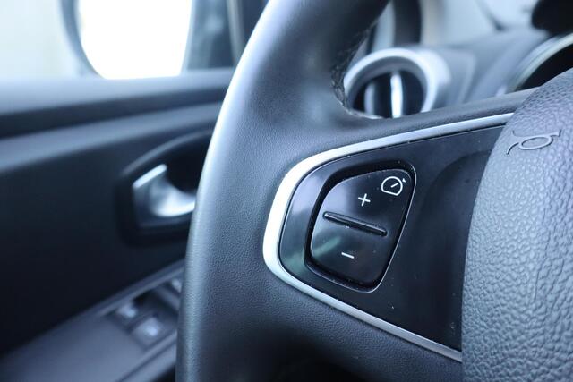 Renault CLIO 1.5 dCi Ecoleader Limited | Airco | Trekhaak | LM velgen | 2017