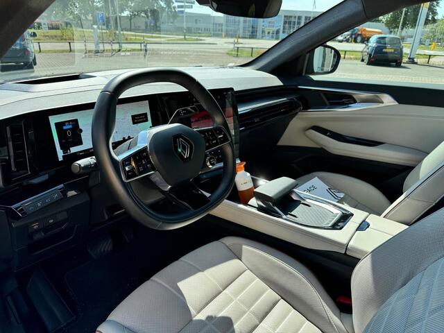 Renault ESPACE E-Tech Hybrid 200 iconic 5p. PACK ADVANCE DRIVER ASSIST/ LEDEREN INTERIEUR/ PANORAMISCH DAK/ ETC...