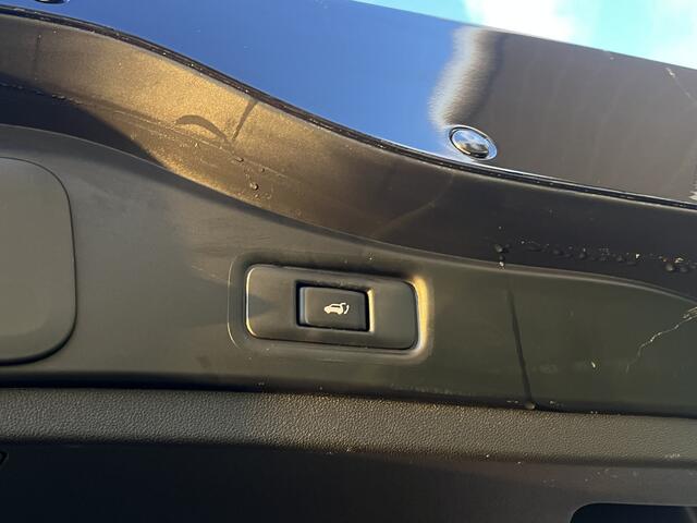 Renault ESPACE 1.8 TCe 225 PK Initiale Paris / phase II / Elec. Achterklep / Camera / 4-Control / PDC V+A / Schuif - Kanteldak / Stoelverw. + Stoelventilatie / LMV /