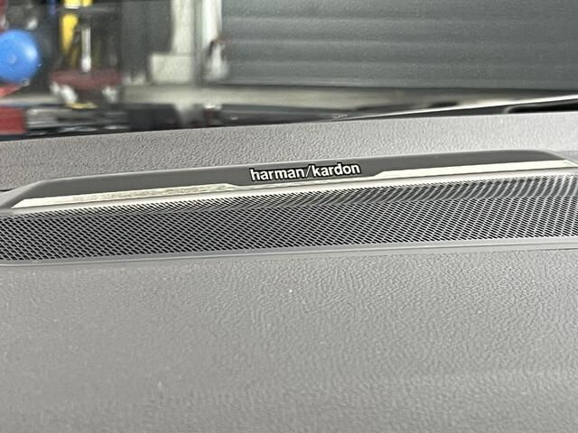 Renault ESPACE E-Tech full hybrid 200 iconic 5p. / Panoramadak / Massagestoelen / 4Control / Matrix Koplampen / Uit Voorraad Leverbaar /