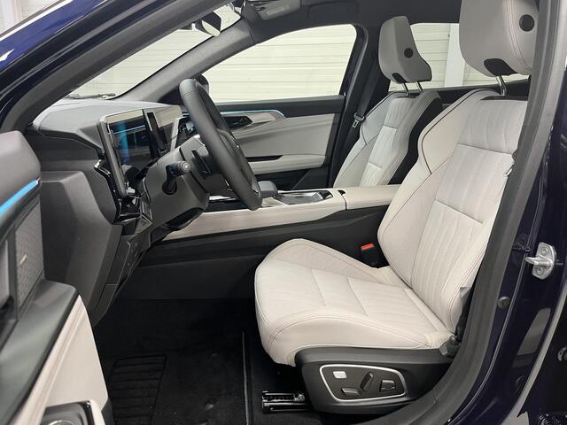 Renault ESPACE E-Tech full hybrid 200 iconic 5p. / Panoramadak / Massagestoelen / 4Control / Matrix Koplampen / Uit Voorraad Leverbaar /