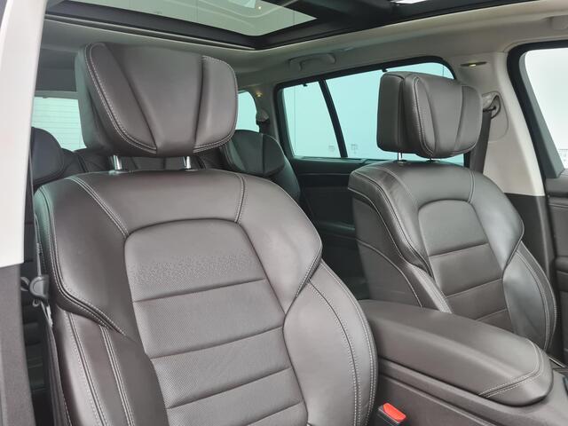 Renault ESPACE 1.8 TCe Initiale Paris 7p. | PANO | HEAD-UP | Carplay | Trekhaak | Volledig Dealer onderhouden