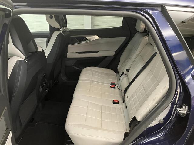 Renault ESPACE E-Tech full hybrid 200 iconic 5p. / Dealer onderhouden / Harman Kardon Audio / Panoramadak / Rondzichtcamera / Stuur- & Stoelverwarming / Adaptieve Cruise Control / Apple Carplay/Android Auto /