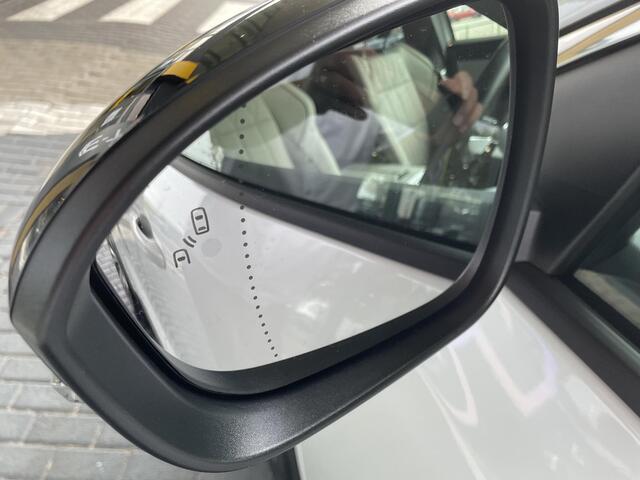 Renault ESPACE E-Tech full hybrid 200 iconic 7p.