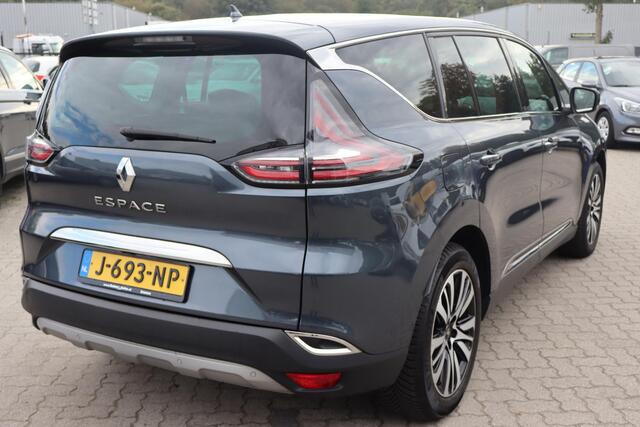 Renault ESPACE 1.8 TCe Initiale Paris 7p. Panoramadak, Lederen interieur, Trekhaak, Voor- en Achterstoelen verwarmd, Head up display, Vol Opties!