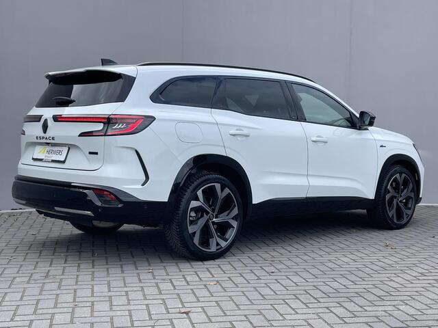 Renault ESPACE E-Tech full hybrid 200 esprit Alpine 7p. / Head-up display / 360° camera / stoelverwarming / adaptieve cruise control / keyless entry / elektrisch verstelbare stoelen / elektrische achterklep / draadloze oplader / LED koplampen / 20" velgen