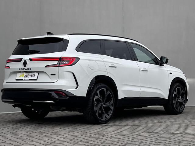 Renault ESPACE E-Tech full hybrid 200 esprit Alpine 7p. / Fabrieksgarantie tot 02-2027 / Dealer onderhouden / 7 persoons / 1.500 kg trekgewicht / Elektrische stoelen met massage functie / Elektrische klep / HUD / Camera 360° / Navi / Apple Carplay Android / 20" LM wiel