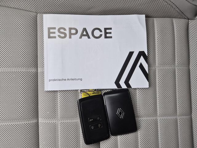 Renault ESPACE E-Tech full hybrid 200 iconic 7p. Automaat / 7 Persoons / Fabrieksgarantie tot 02-2027 / Dealer onderhouden / Allseason banden / Pack Harman Kardon premium sound / Pack Advanced Drive Assist / Panoramadak / Elektrische achterklep /