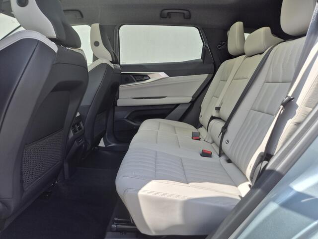 Renault ESPACE E-Tech full hybrid 200 iconic 7p. / Fabrieksgarantie tot 08-2027 / All season banden / Head Up Display / Elektrische achterklep / Stuur- Stoel & Voorruitverwarming / Panoramadak / Rondomzicht camera / Harman/Kardon Audio Systeem / Draadloze telefoon lade