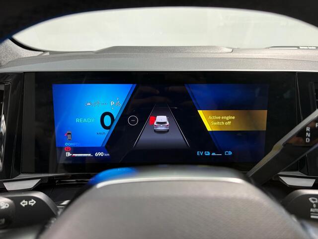 Renault ESPACE E-Tech full hybrid 200 iconic 7p. | 7 persoons | 360 Camera | Panoramadak | Leder |
