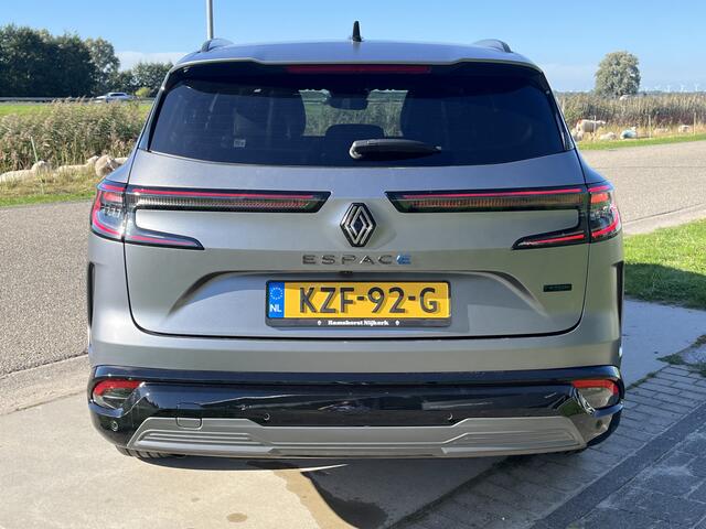 Renault ESPACE E-Tech full hybrid 200 PK iconic esprit Alpine 7-Persoons/ Gris Schiste Satin / 360 Camera / Panorama / 4-Control / Elek.achterklep / Harman/Kardon /
