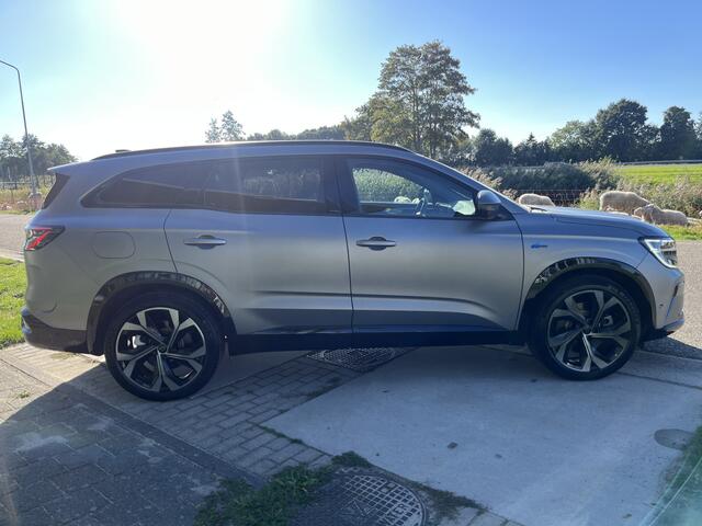 Renault ESPACE E-Tech full hybrid 200 PK iconic esprit Alpine 7-Persoons/ Gris Schiste Satin / 360 Camera / Panorama / 4-Control / Elek.achterklep / Harman/Kardon /