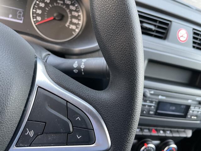 Renault EXPRESS 1.5 dCi 75 Comfort Airco - Cruise control - Park.Sensoren -A - USB/AUX/Bluetooth - MF Lederen stuurwiel - CD+AB - Ramen E-VZ - Spiegels E-V+V - Zijwand Bet. - Laadvloer - Tussenschot V - Zijschuifd. R
