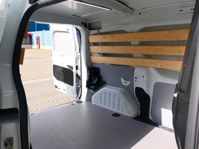 Renault EXPRESS 1.5 dCi 75 Comfort + *Betimmering lat-lat in laadruimte* - Sidebars, sensor achter, navi, trekhaak