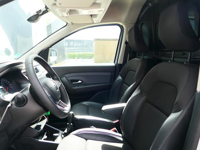 Renault EXPRESS 1.5 dCi 75 Comfort + *Betimmering lat-lat in laadruimte* - Sidebars, sensor achter, navi, trekhaak