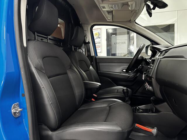 Renault EXPRESS 1.5 dCi 95 Comfort /Zij-schuifdeur rechts /Trekhaak! /Half-Leder! /DAB+! /Airco /Cruise /Elek. pakket /C.V. afstand /Bluetooth /AUX & USB /LED Dagrijverl. /Armsteun /PDC.