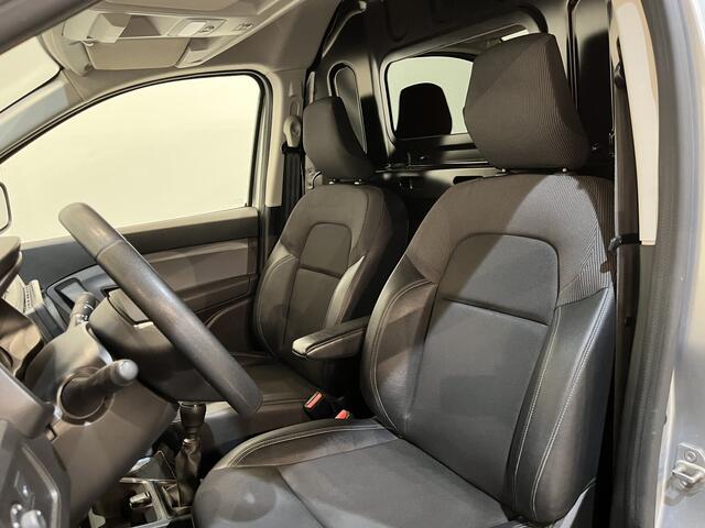 Renault EXPRESS 1.5 dCi 95 Comfort + / Euro 6 / Airco / Cruise Control / CarPlay / Trekhaak / Camera / Navigatie / 17" LMV / 77.500 KM !!