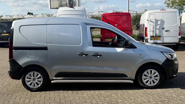 Renault EXPRESS 1.5 DCI 55KW 75PK EURO 6 NAVIGATIE/ AIRCO/ CRUISE CONTROL/ PARKEERSENSOREN/ CAMERA/ 100% DEALERONDERHOUDEN