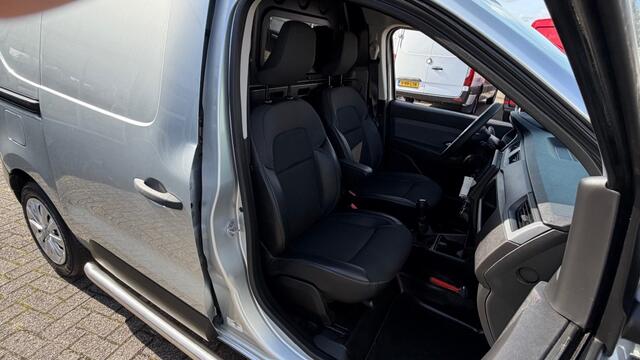 Renault EXPRESS 1.5 DCI 55KW 75PK EURO 6 NAVIGATIE/ AIRCO/ CRUISE CONTROL/ PARKEERSENSOREN/ CAMERA/ 100% DEALERONDERHOUDEN