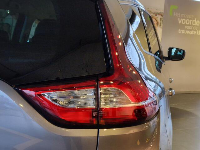 Renault GRAND SCENIC 1.3 TCe 140 EDC Intens 7p. AUTOMAAT | TREKHAAK | NAVIGATIE | ACHTERUITRIJCAMERA | PARKEERSENSOREN VOOR-EN ACHTER | 20" LICHTMETALEN VELGEN | 7-PERSOONS