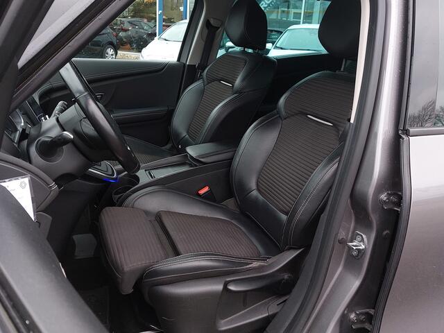 Renault GRAND SCENIC 1.3 TCe 140pk Automaat Bose | Navi | Clima | Cruise | Dodehoek+Rijstrooksensor | Keyless Entry | Pdc V+A+Assist+Camera | Led Koplampen | Stoelverwarming | Privacy Glass | 20''lm