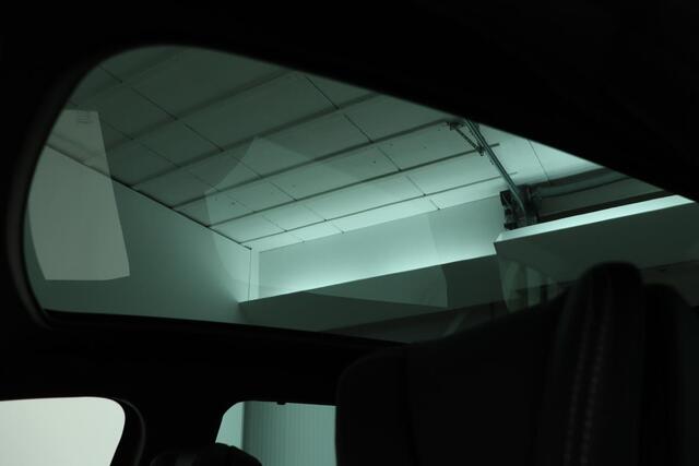 Renault GRAND SCENIC 1.3 TCe Black Edition | Panoramadak | Trekhaak | Adaptive cruise | Stoelverwarming | Head-Up | Camera | Carplay | Leder/Alcantara | Navigatie