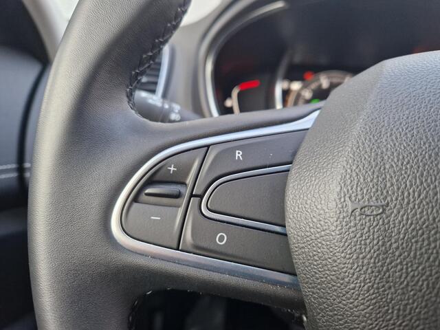 Renault GRAND SCENIC 1.3 TCe Intens 7p. Automaat / 1500kg Trekgewicht / 1e Eigenaar / Dealer Onderhouden / Apple Carplay & Android Auto / + Zomerbanden / Stoel Verwarming / Cruise Control / Achteruitrijcamera / Navigatie /
