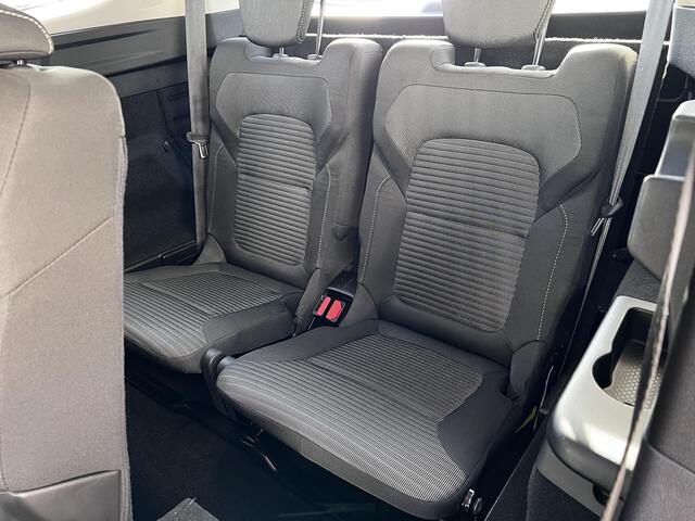 Renault GRAND SCENIC 1.3 TCe Intens 7p. 140 Automaat / Dealer onderhouden / 7 persoons / Trekgewicht 1.500 kg / Navigatie / Apple Carplay Android / All Season banden /