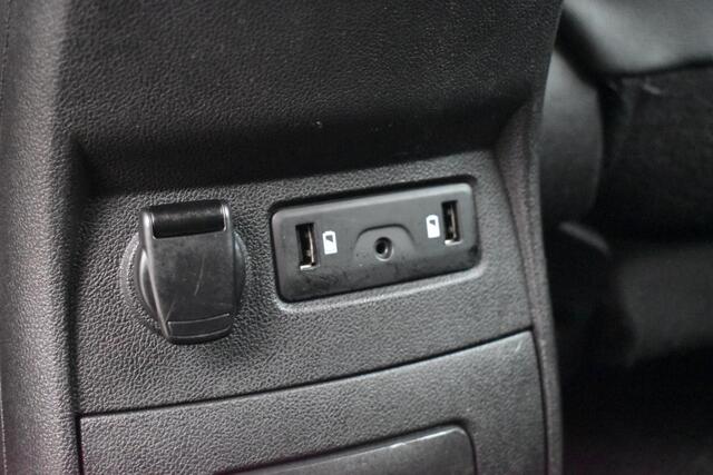Renault GRAND SCENIC 1.3 TCe Business edition 7p. | PDC V+A | Navigatie | Cruise cont
