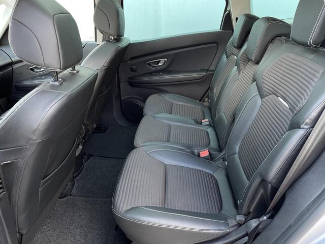 Renault GRAND SCENIC 1.3 TCe 160 EDC Bose 7p. / Afneembare trekhaak (1800 KG) / Head-up display / Adaptieve cruise control / Panoramadak / Achteruitrijcamera