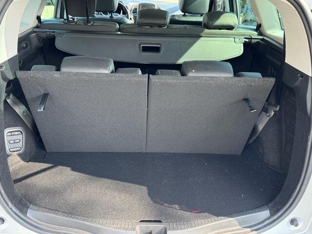 Renault GRAND SCENIC 1.3 TCe 160 EDC Bose 7p. / Afneembare trekhaak (1800 KG) / Head-up display / Adaptieve cruise control / Panoramadak / Achteruitrijcamera